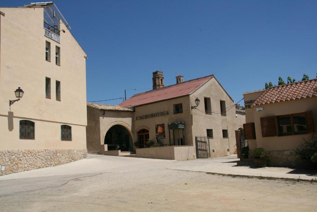 Hostal Elvira Gratallops Exterior photo